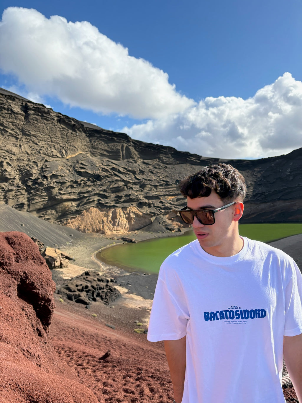 CAMISETA MANGA CORTA BLANCA BACKTOSWORD STUDIO | DROP 01 - EMBRACE VIOLENCE